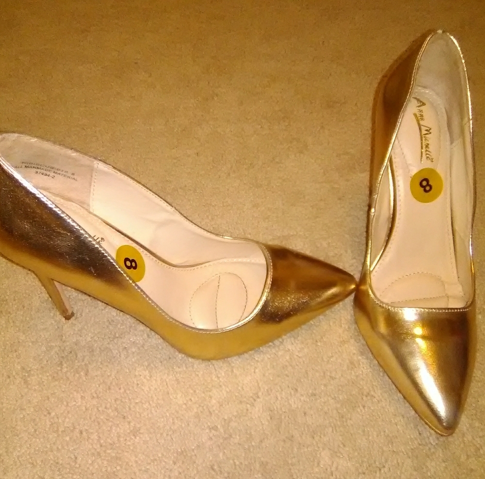 Anne Michelle Gold Heels